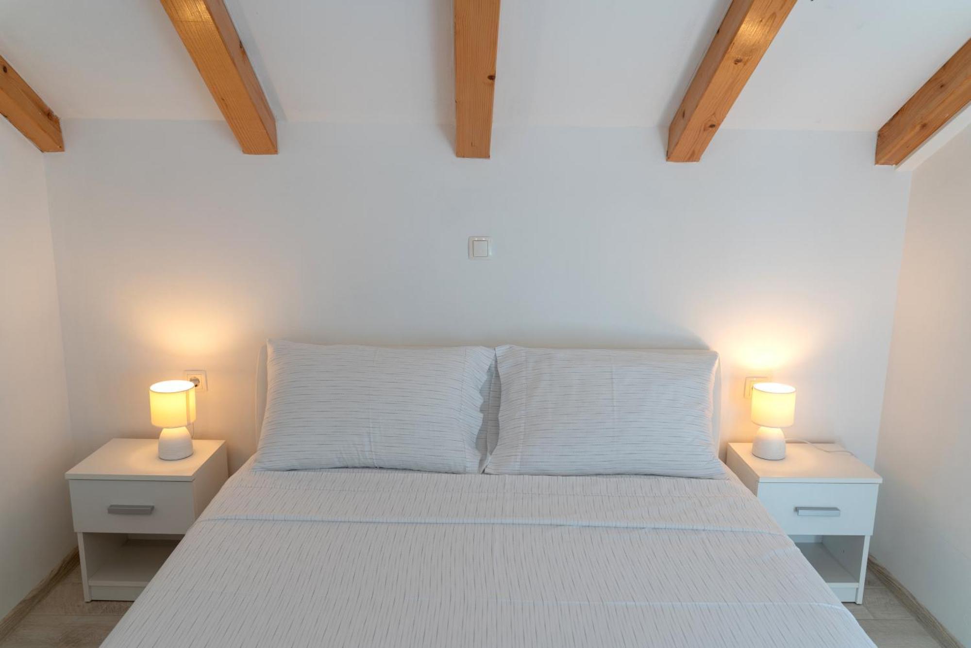 Apartments Srdanovic Omis Exterior photo
