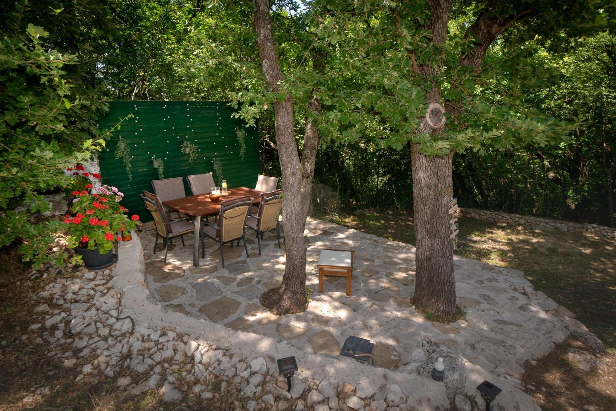Apartments Srdanovic Omis Exterior photo