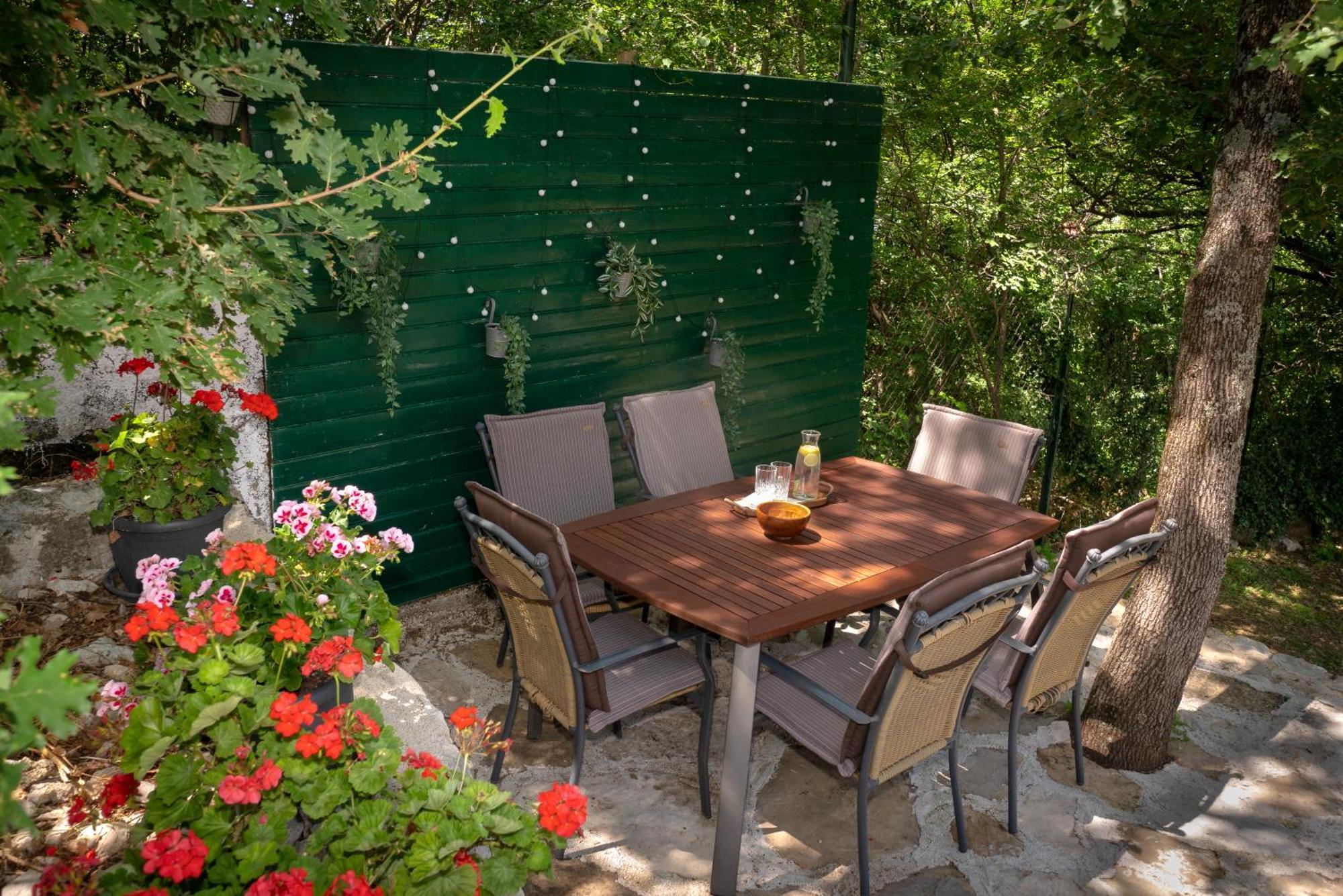 Apartments Srdanovic Omis Exterior photo