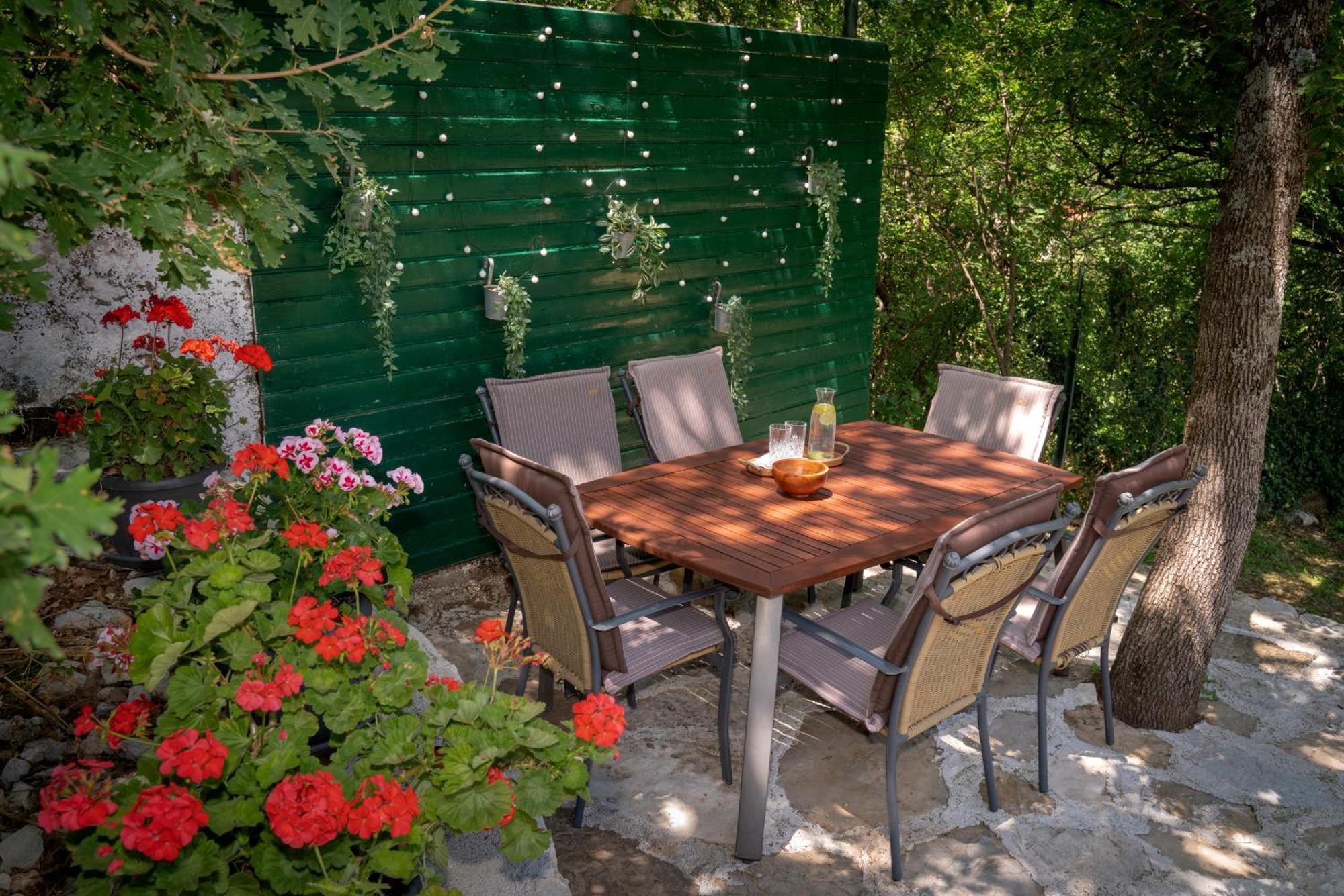 Apartments Srdanovic Omis Exterior photo
