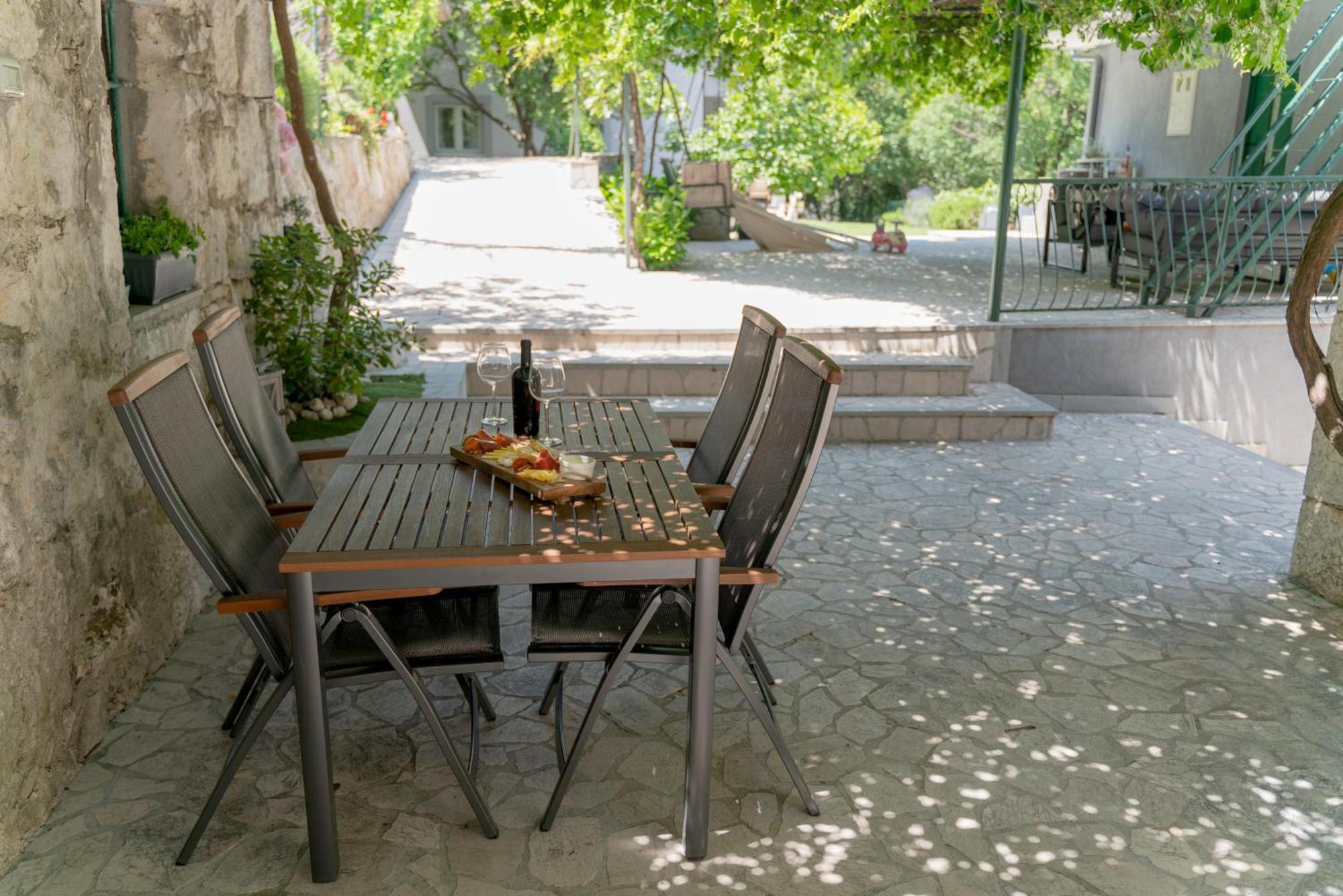 Apartments Srdanovic Omis Exterior photo