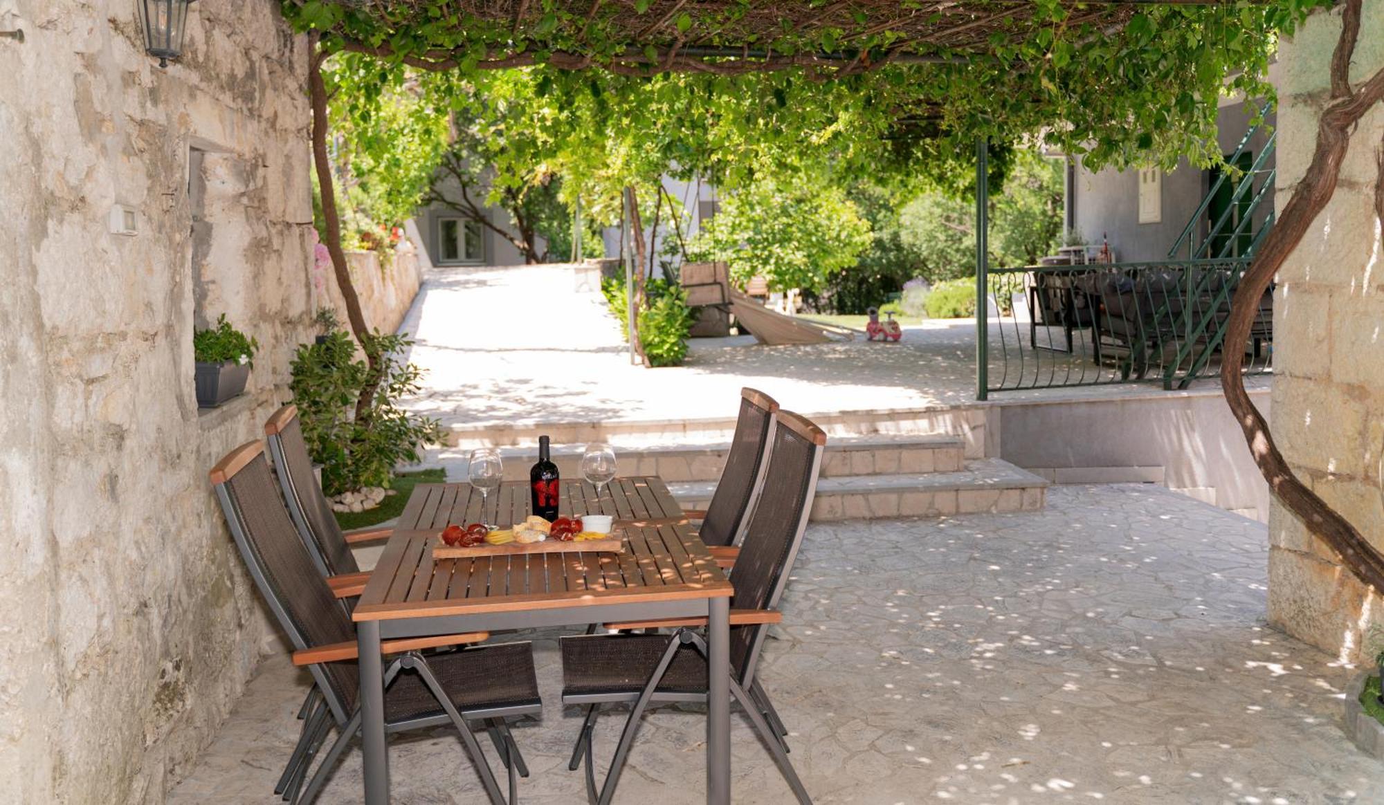 Apartments Srdanovic Omis Exterior photo