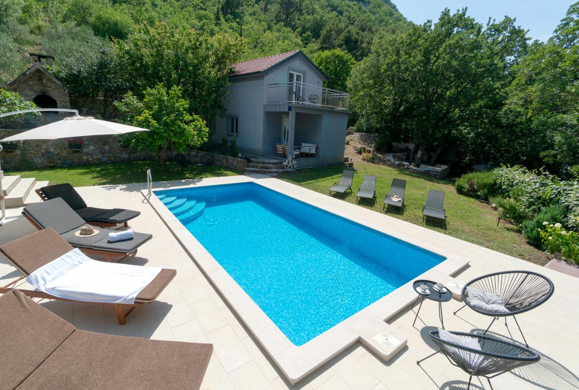 Apartments Srdanovic Omis Exterior photo