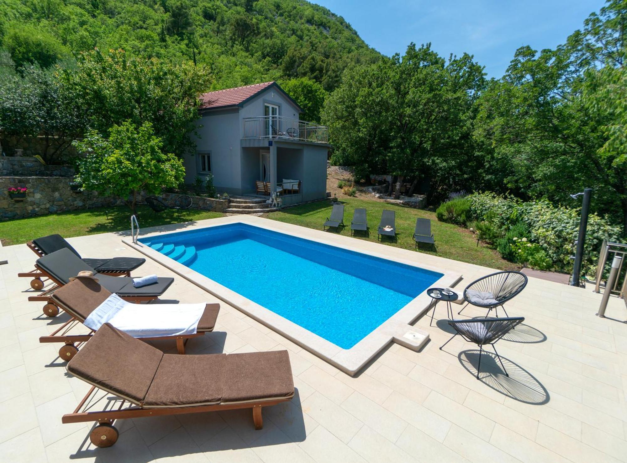 Apartments Srdanovic Omis Exterior photo