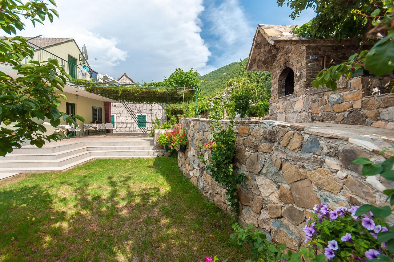 Apartments Srdanovic Omis Exterior photo
